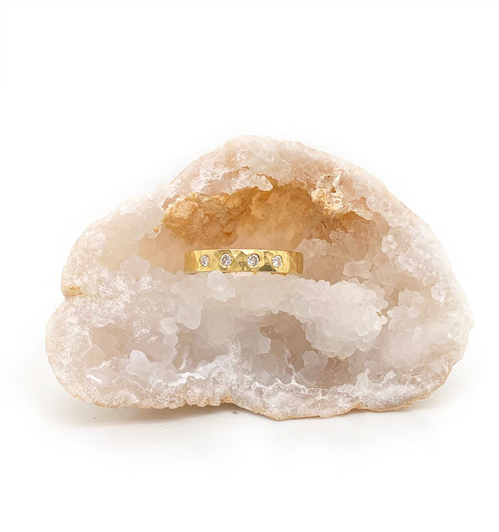 18ct Yellow Gold Hammered Effect Diamond Band