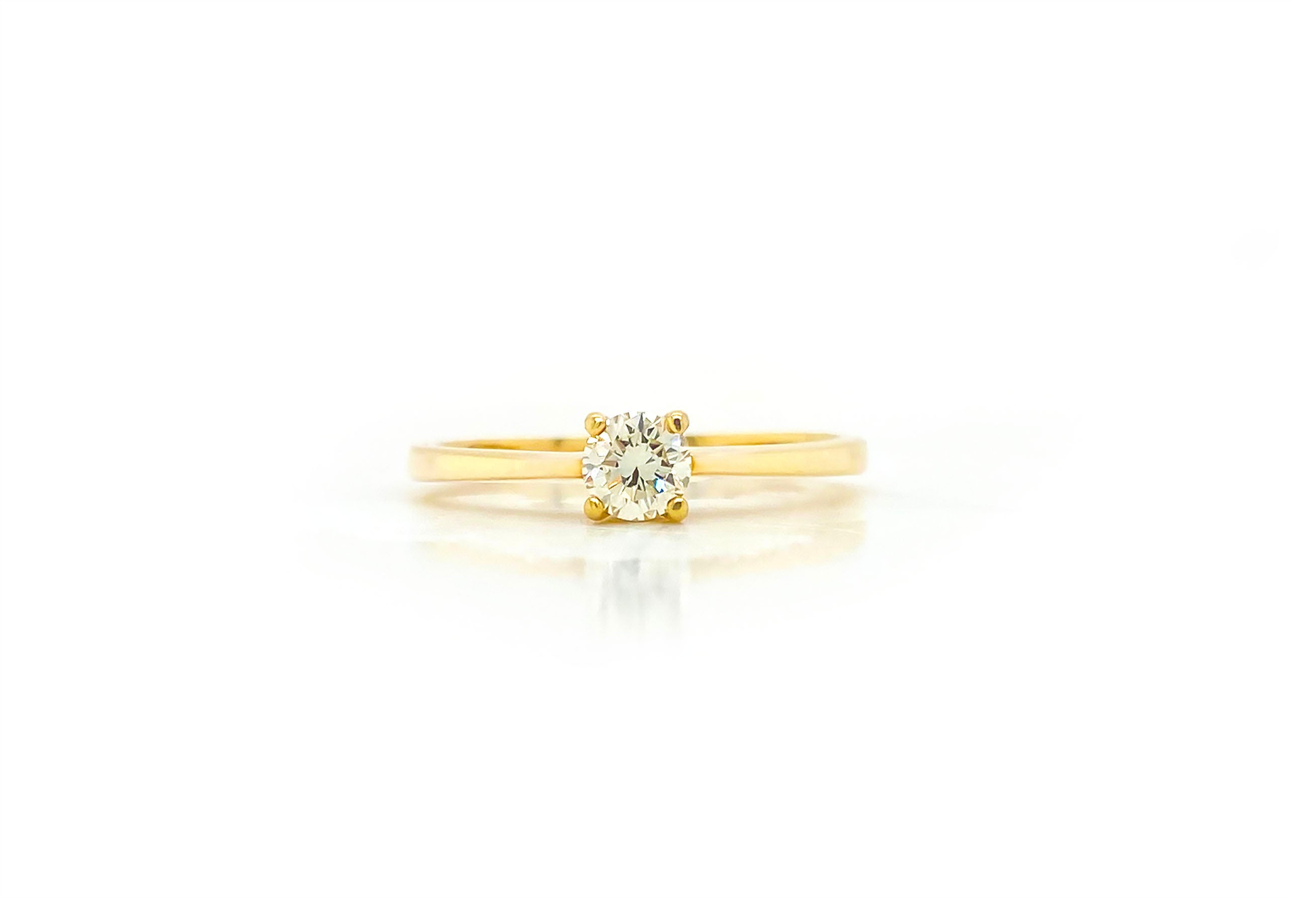 18ct Yellow Gold Diamond Solitaire Ring