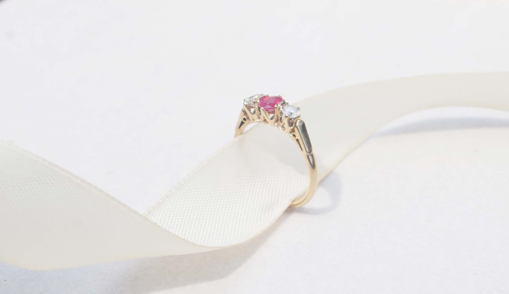 Edwardian 9ct yellow gold ruby & diamond trilogy ring