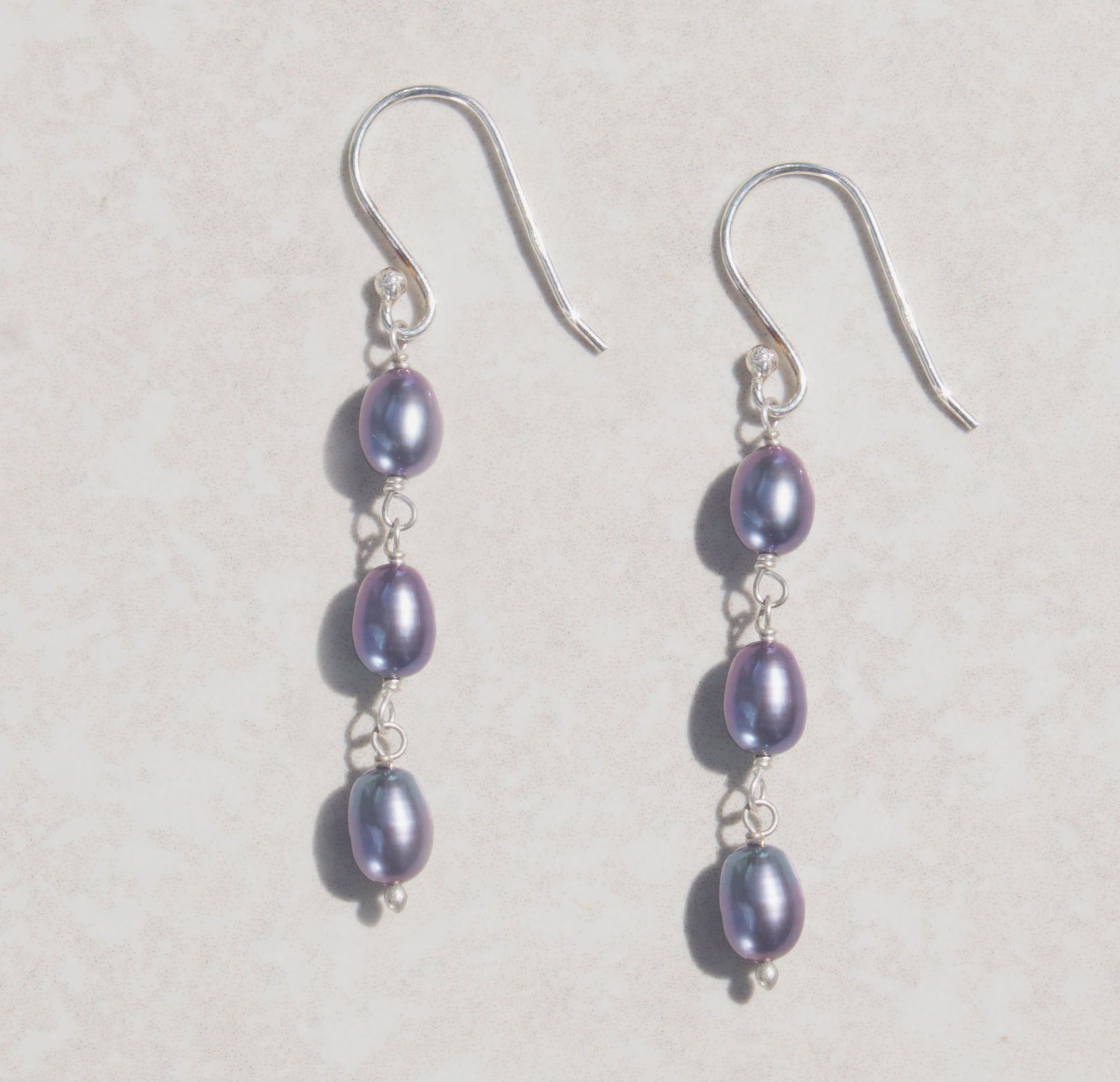 Silver Tahitian pearl drop earring