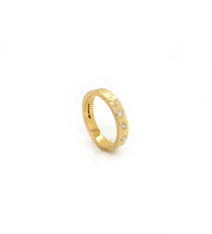 18ct Yellow Gold Hammered Effect Diamond Band